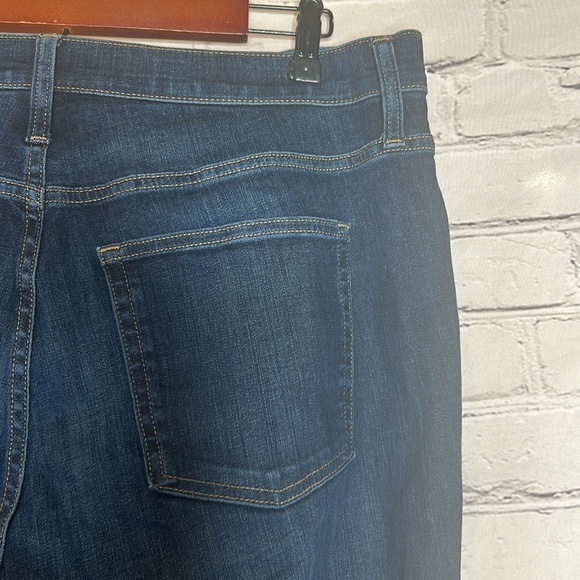 J. Crew Vintage Slim Straight Frayed Hem Blue Jeans Size 32 Petite - Picture 11 of 15